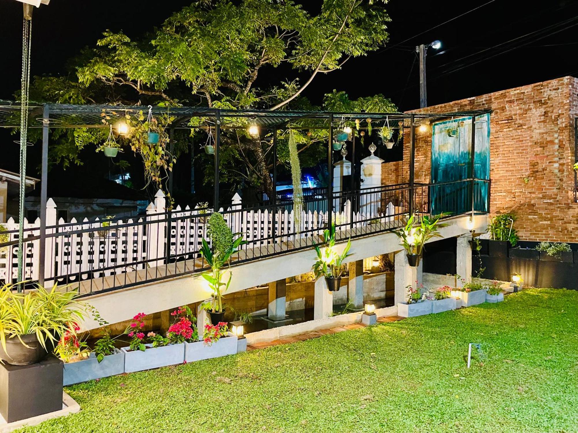 Ayur Ayur White Sail Villa Dalupotha Exteriér fotografie