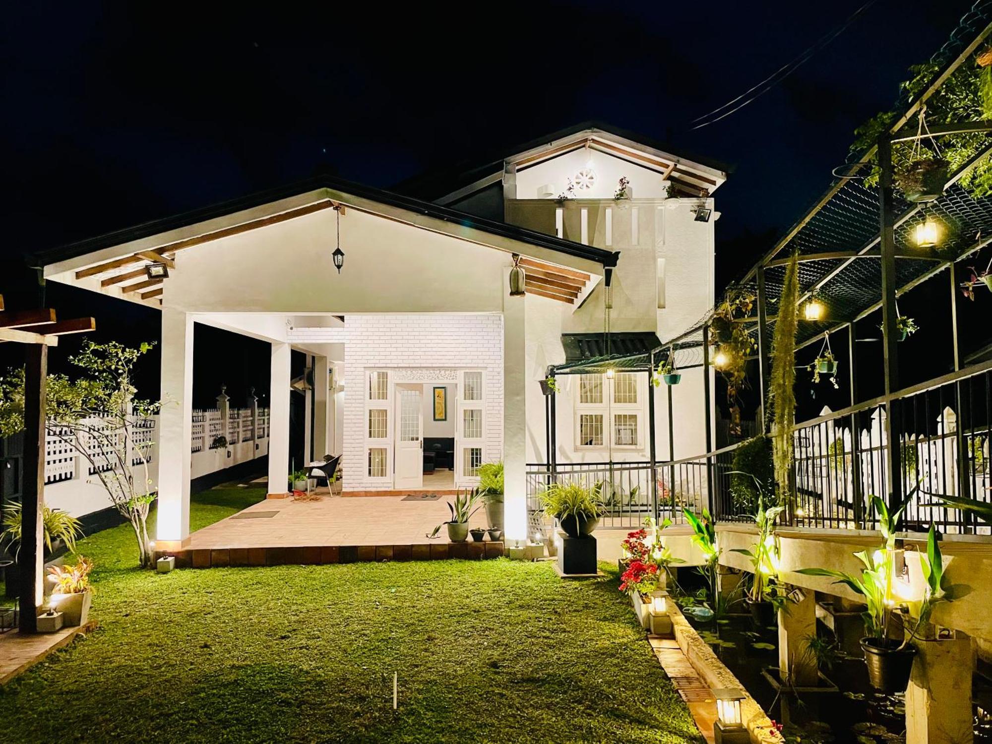 Ayur Ayur White Sail Villa Dalupotha Exteriér fotografie